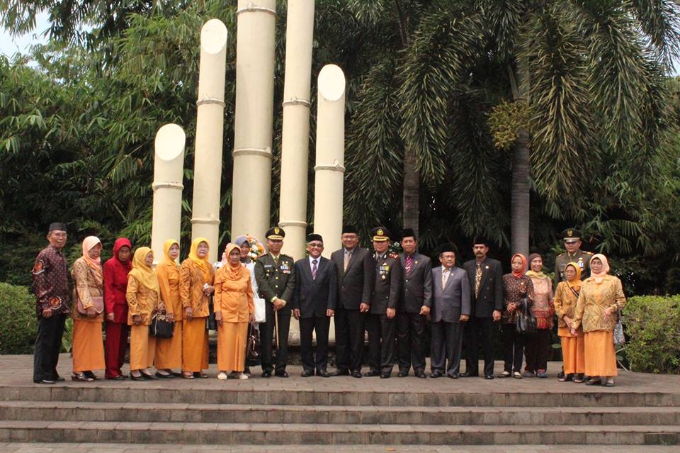 Peringatan Hari Pahlawan 2016 di Kota Depok Berlangsung Khikmat