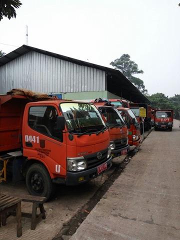 Kota Depok Dapat Hibah 10 Armada Truk Sampah Dari Provinsi DKI