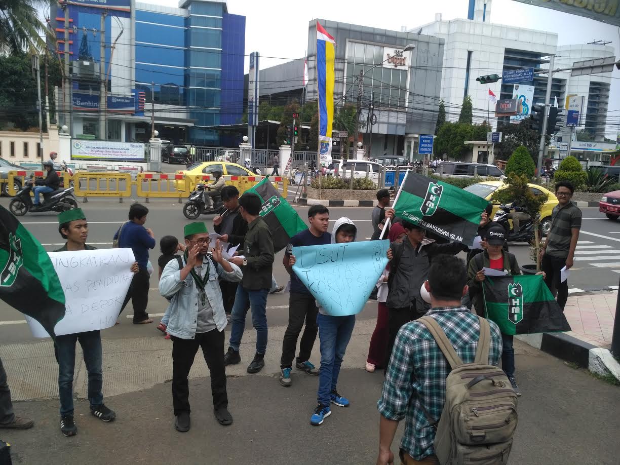 Rayakan Hardiknas, HMI Unjuk Rasa Ke Balaikota Depok
