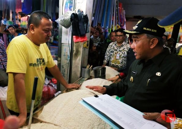 Wali Kota Depok, Mohammad Idris Sidak Di Pasar Agung dan Sukmajaya