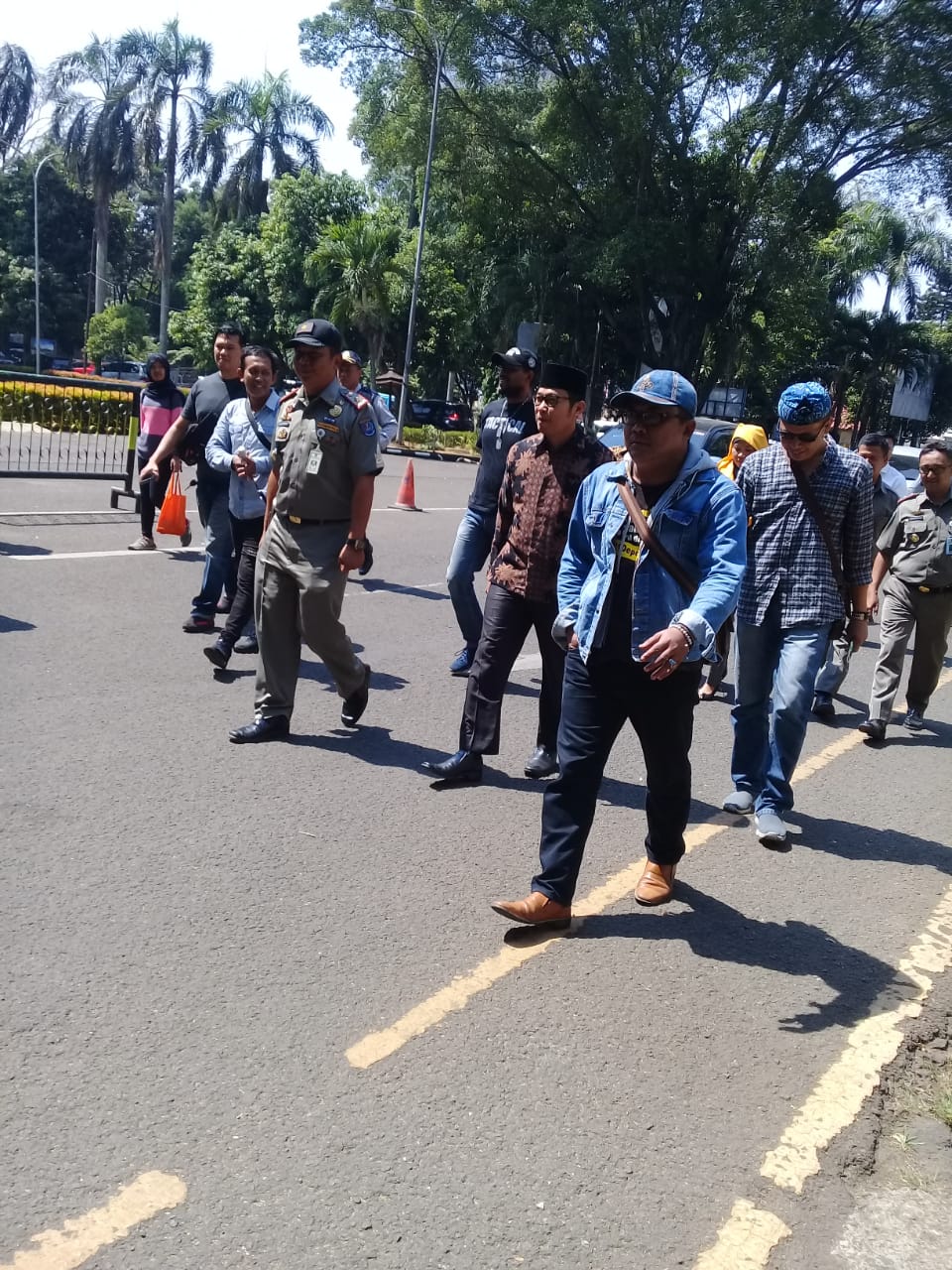 Datang Bareng Demonstran, Ridwan Kamil KW Bikin Panik Balaikota Depok