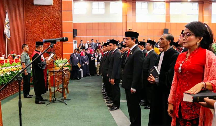 SK Gubernur Jawa Barat Resmikan 50 Anggota DPRD Depok 2019-2024