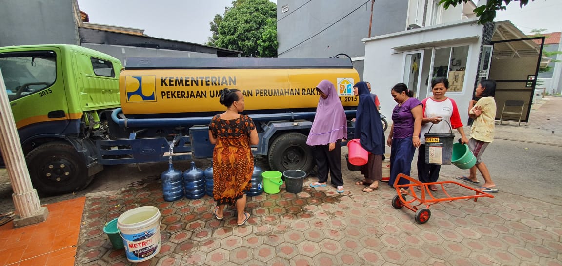 PDAM Tirta Asasta Bantu Warga Yang Alami Kekeringan