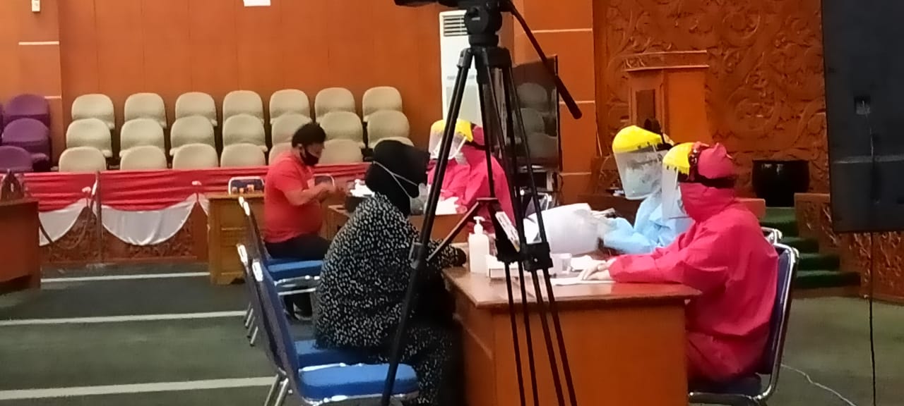 30 Anggota DPRD Kota Depok Jalani Rapid Test