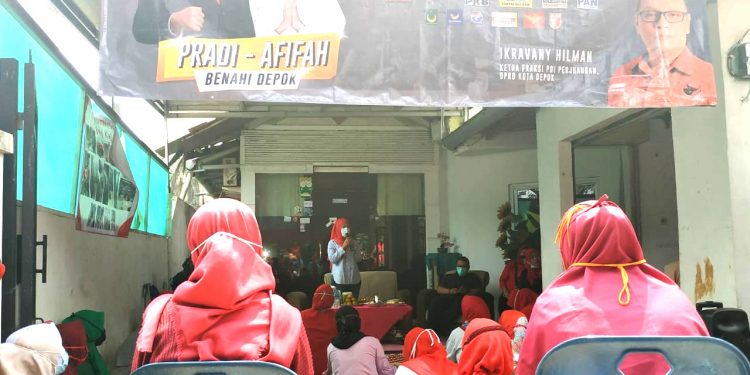 Berkunjung Ke Warga, Afifah Alia Bawa Kantong Belanja. Apa Isinya?