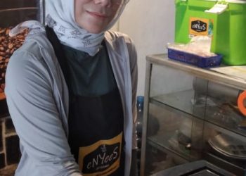 Berawal dari Silaturahim Teman SMP, 3 Wanita Muslimah ini Sukses Membangun Coffee Shop “eNYeeS”