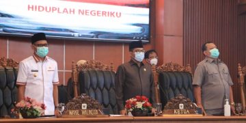 FRAKSI GOLKAR, DPP, PKB-PSI SAMPAIKAN PANDANGAN UMUM TERHADAP TIGA RAPERDA INISIATIF PEMKOT