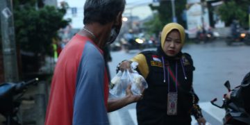 Libatkan Seluruh Dapur Operasional, SiJum Depok Bagikan Takjil