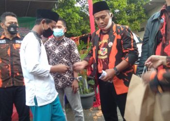PAC Tapos Santunan  Yatim Piatu dan Bagikan Takjil