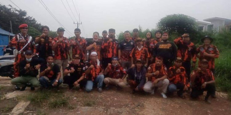 Sambut Idul Fitri, PAC PP Cimanggis Bagikan Masker Dan Himbau Warga Taat Prokes