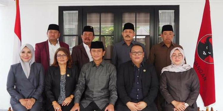 Fraksi PDI Perjuangan Kritik Keras Naskah Akademik Raperda Yang Cuma Copy Paste