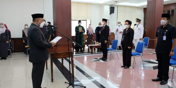 Mohammad Idris Lantik 359 ASN, Dua Dokter Gigi Jadi Kepala BKPSDM Dan Kadinsos