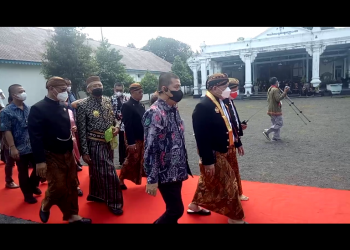 Keraton Surakarta Gelar Jumenengan ke-18 La Nyala Mataliti Hadir Pakai Beskap