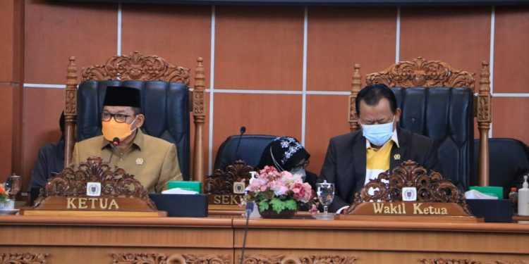 Sidang Paripurna DPRD Depok Hasilkan Raperda Pesantren