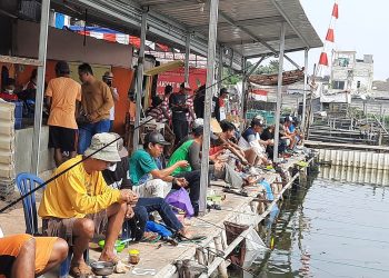 Ada Lomba Kostum Di Pemancingan RW 07 Kelurahan Rangkapan Jaya