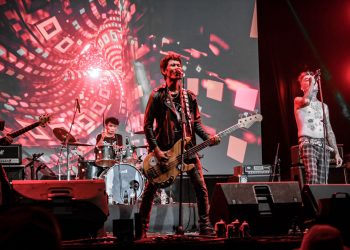 GLENN AND THE VICIOUS BOYS GUNCANG BEKASI DALAM EVENT GLADIATOR MUSIC SHOW