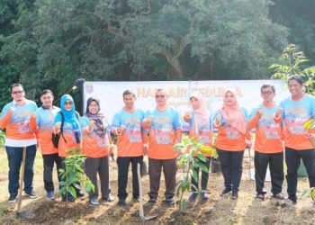 Peringati Hari Air Sedunia, Tirta Asasta Depok Bebersih Ciliwung