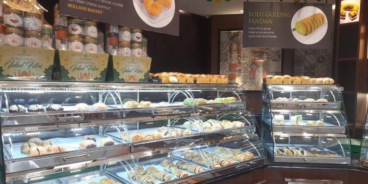 Outlet Holland Bakery di Simpangan Depok Langgar Garis Sempadan Saluran