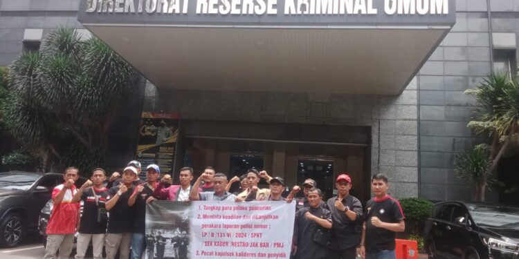 Puluhan Pendekar PSHT Datangi Polda Metro Jaya: Solidaritas Menuntut Keadilan