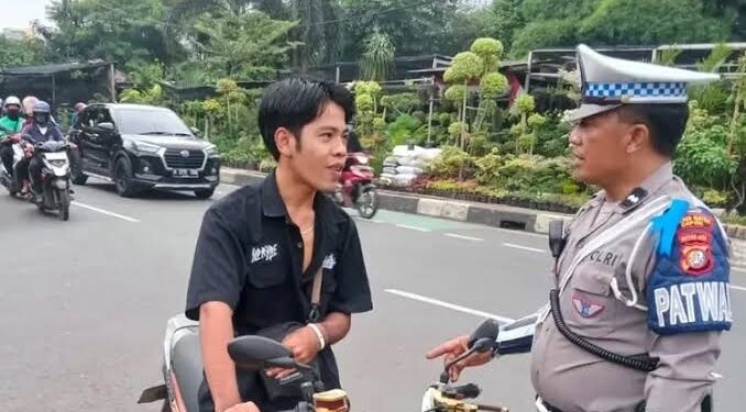 Operasi Keselamatan Jaya 2025, Polres Metro Depok Beri Teguran Ribuan Kendaraan