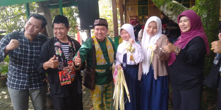 Gelaran Lebaran Depok, Diisi Nyuci Perabotan