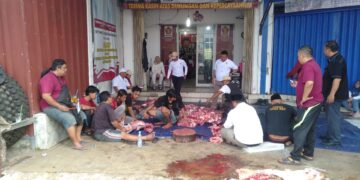 Momen Hari Raya Idul Adha 1446 H, DPC Gerindra Depok Bagi-Bagi Daging Kurban