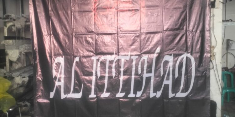 Dalam Rangka Hari Raya Idul Adha 1446 Hijriah, Majelis Taklim Al Ittihad Bagikan Daging Kurban Kambing