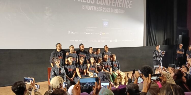 Film Horor Kunce” Membawa Misteri Gunung Merapi! Azela Putri Berseteru dengan Davina Karamoy di Tengah Pendakian, Mencari Pacar yang Hilang dan Pengganti Juru Kunci