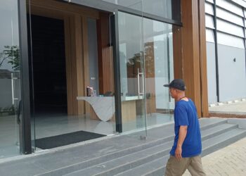 Gedung Sarana Olahraga Padel Seven Diduga Belum Mengantongi Izin Perizinan