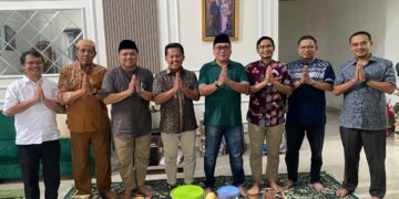 Rajut Harmoni Pasca-Lebaran: PKS Depok Sowan ke Kediaman Tokoh Senior PPP Depok Mazhab HM